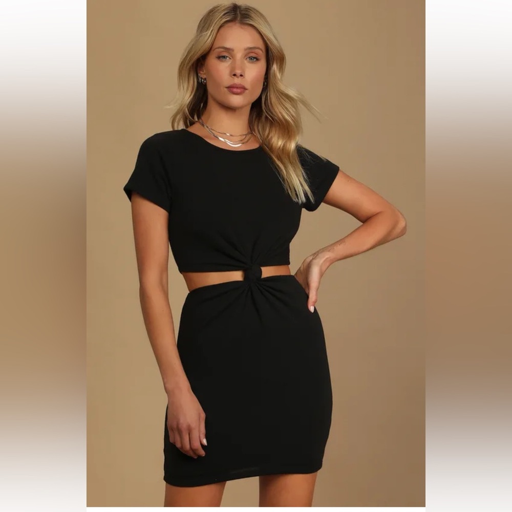 NWT Lulu’s Knotted Cutout T-Shirt Dress